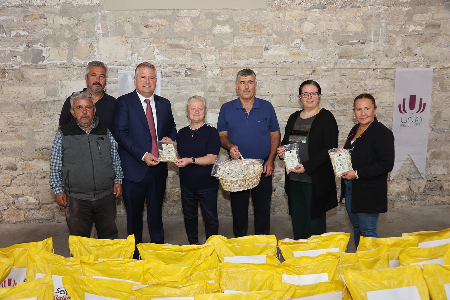 Urla’da Üreticiye Kesintisiz Destek Sürüyor (6) (1)